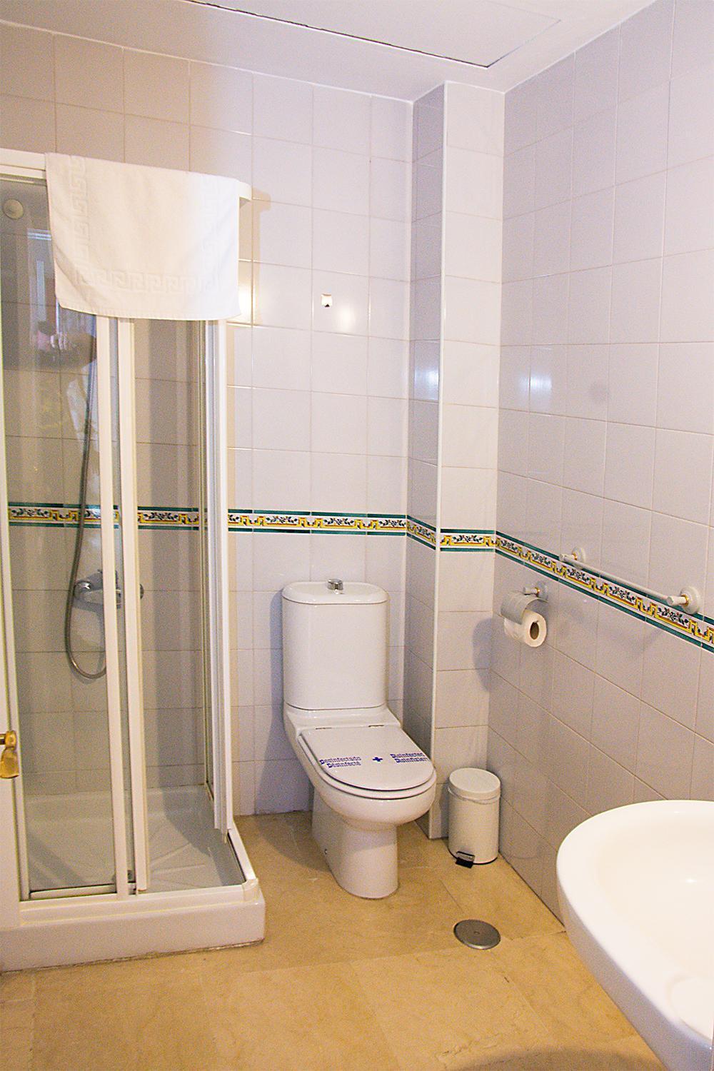 Apartamento Torre De La Plata Seville Exterior photo